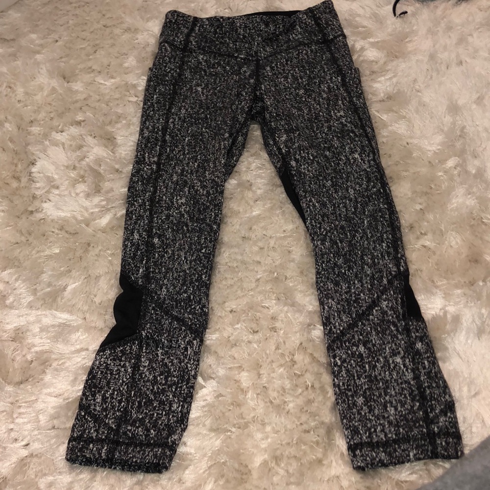 LULULEMON SIZE 2 leggings